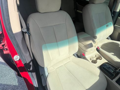 Used 2011 Hyundai Santa Fe GLS FWD image 18