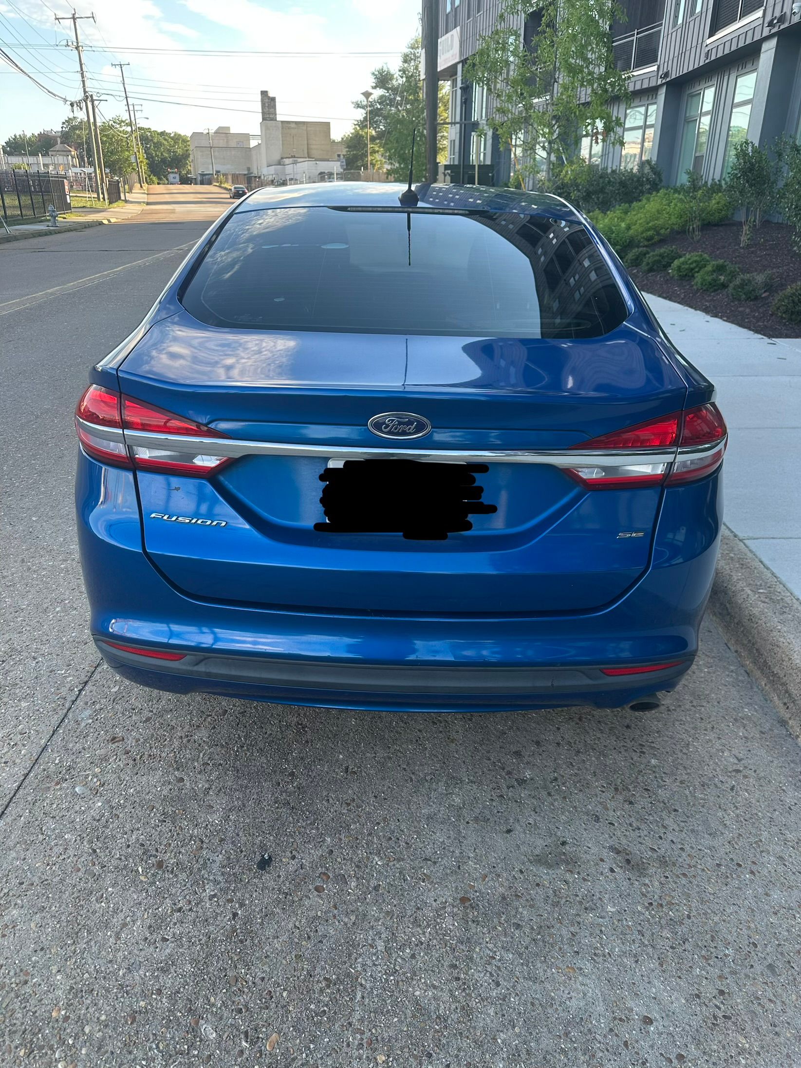 Used 2017 Ford Fusion SE FWD image 29