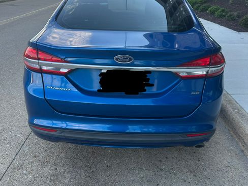 Used 2017 Ford Fusion SE FWD image 29