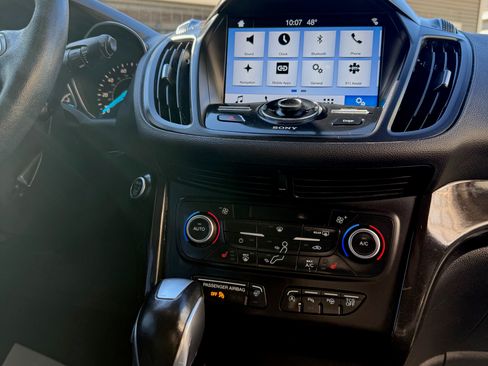 Used 2018 Ford Escape Titanium w/ Ford Safe & Smart Package image 10