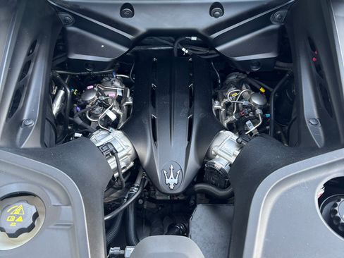 Used 2022 Maserati MC20 Coupe RWD image 17