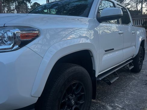 Used 2021 Toyota Tacoma SR5 w/ Blackout Package (TMS) image 4