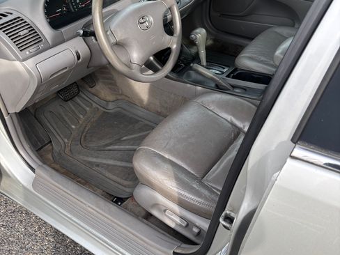 Used 2003 Toyota Camry LE image 8