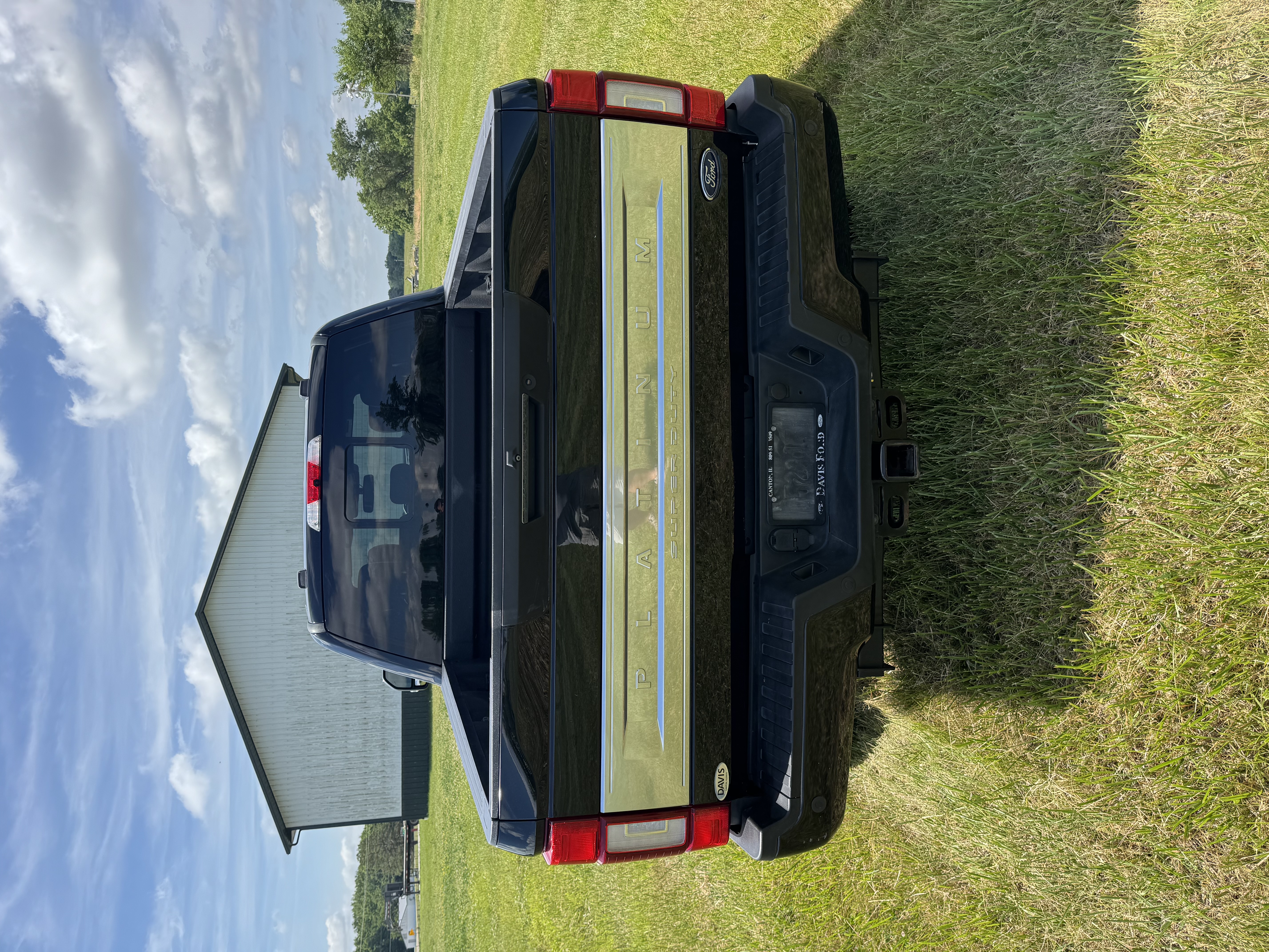 Used 2022 Ford F350 Platinum w/ FX4 Off-Road Package AWD/4WD image 6