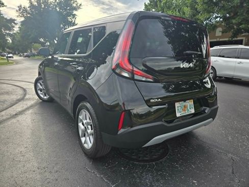 Used 2025 Kia Soul LX w/ LX Technology Package FWD image 6