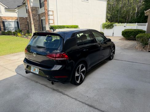 Used 2018 Volkswagen GTI SE FWD image 9