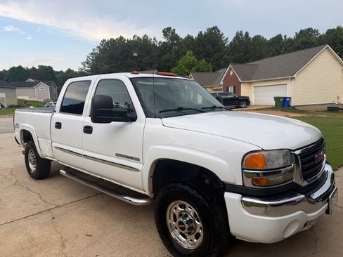 Used 2006 GMC Sierra 2500 SLE AWD/4WD image 2