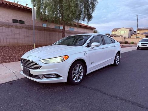 Used 2017 Ford Fusion Energi SE image 8