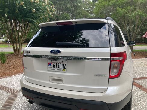 Used 2012 Ford Explorer XLT FWD image 4