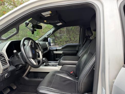Used 2015 Ford F150 Lariat image 8