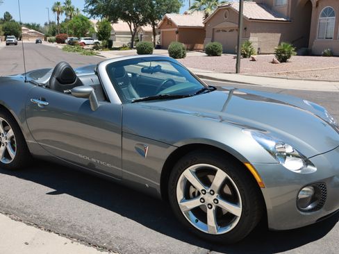 Used 2007 Pontiac Solstice GXP w/ Premium Package RWD image 18