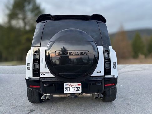 Used 2022 Land Rover Defender 90 image 13