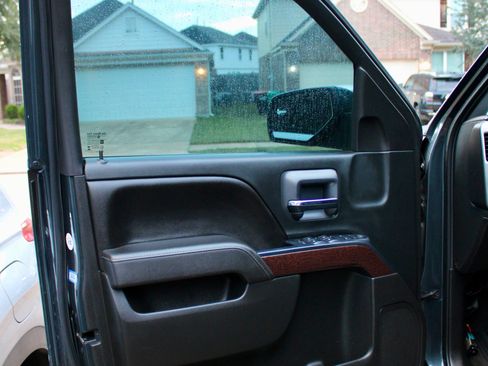 Used 2017 GMC Sierra 1500 SLE w/ SLE Value Package image 8