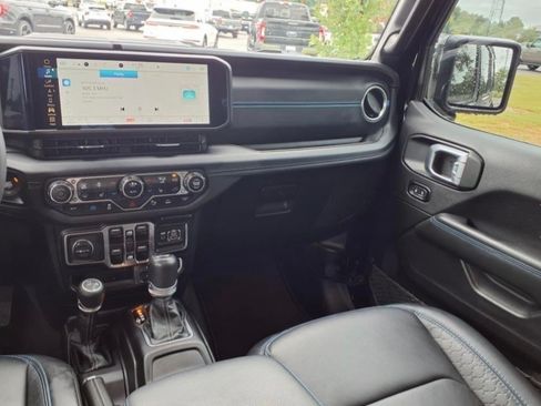 Used 2024 Jeep Wrangler High Altitude AWD/4WD image 12