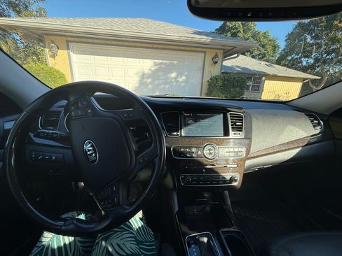 Used 2016 Kia Cadenza Premium w/ Luxury Plus Package image 12