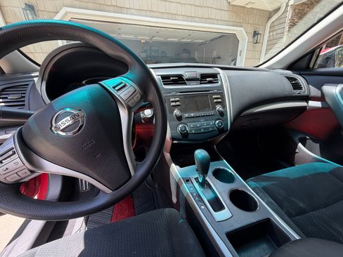 Used 2015 Nissan Altima 2.5 S w/ Special Edition Package FWD image 11