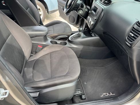 Used 2016 Kia Soul image 12