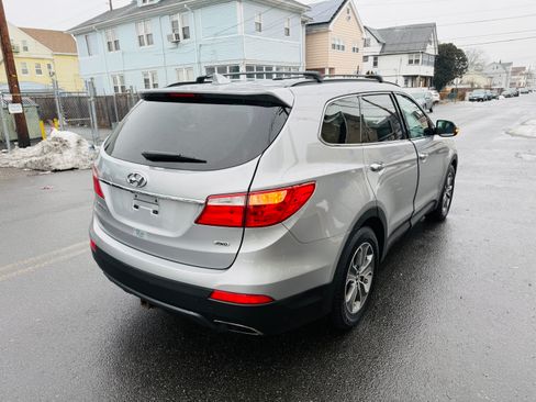 Used 2013 Hyundai Santa Fe GLS image 2