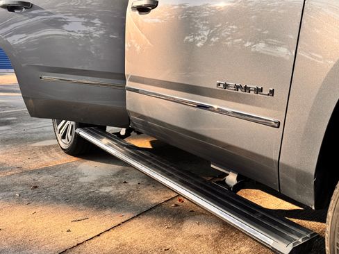 Used 2019 GMC Yukon Denali w/ Denali Ultimate Package image 22