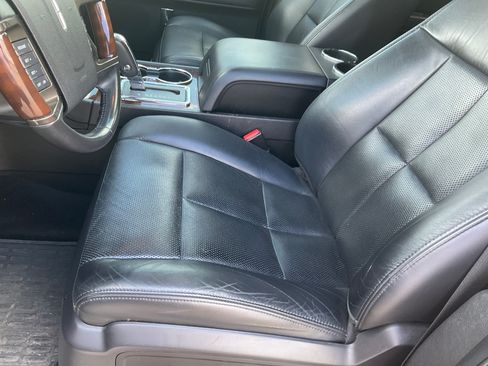 Used 2014 Lincoln Navigator 4WD image 15