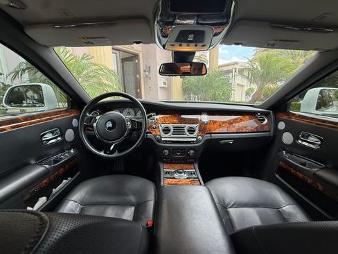 Used 2013 Rolls-Royce Ghost image 13