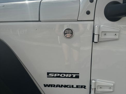 Used 2015 Jeep Wrangler Sport image 13