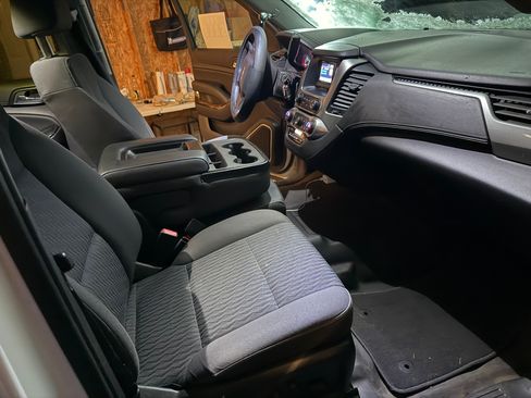 Used 2017 Chevrolet Tahoe 2WD w/ Remote Keyless Entry Package image 10