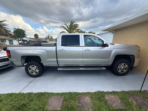 Used 2015 Chevrolet Silverado 2500 LT w/ LT Convenience Package image 1