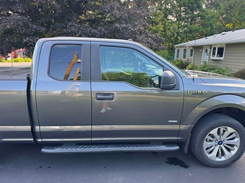 Used 2017 Ford F150 XL w/ Equipment Group 101A Mid AWD/4WD image 11