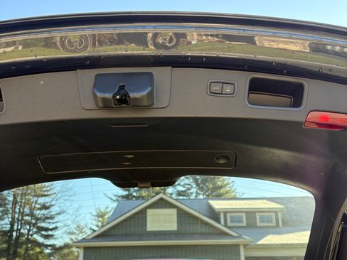 Used 2020 Porsche Macan S image 25