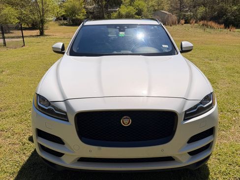 Used 2017 Jaguar F-PACE Prestige AWD/4WD image 4