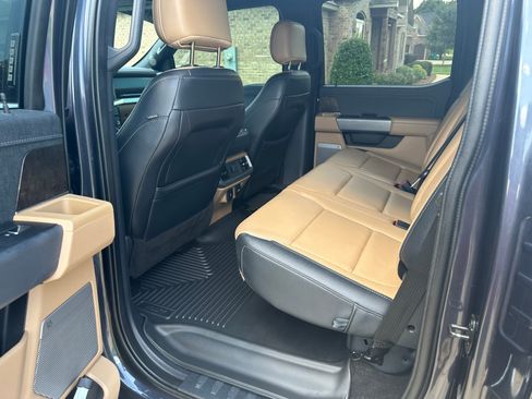 Used 2022 Ford F150 Lariat image 5