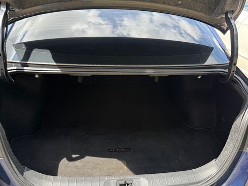 Used 2019 Nissan Altima 2.5 SR FWD image 12
