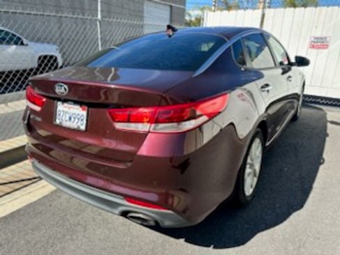 Used 2018 Kia Optima LX w/ 17" Alloy Wheels Package image 4
