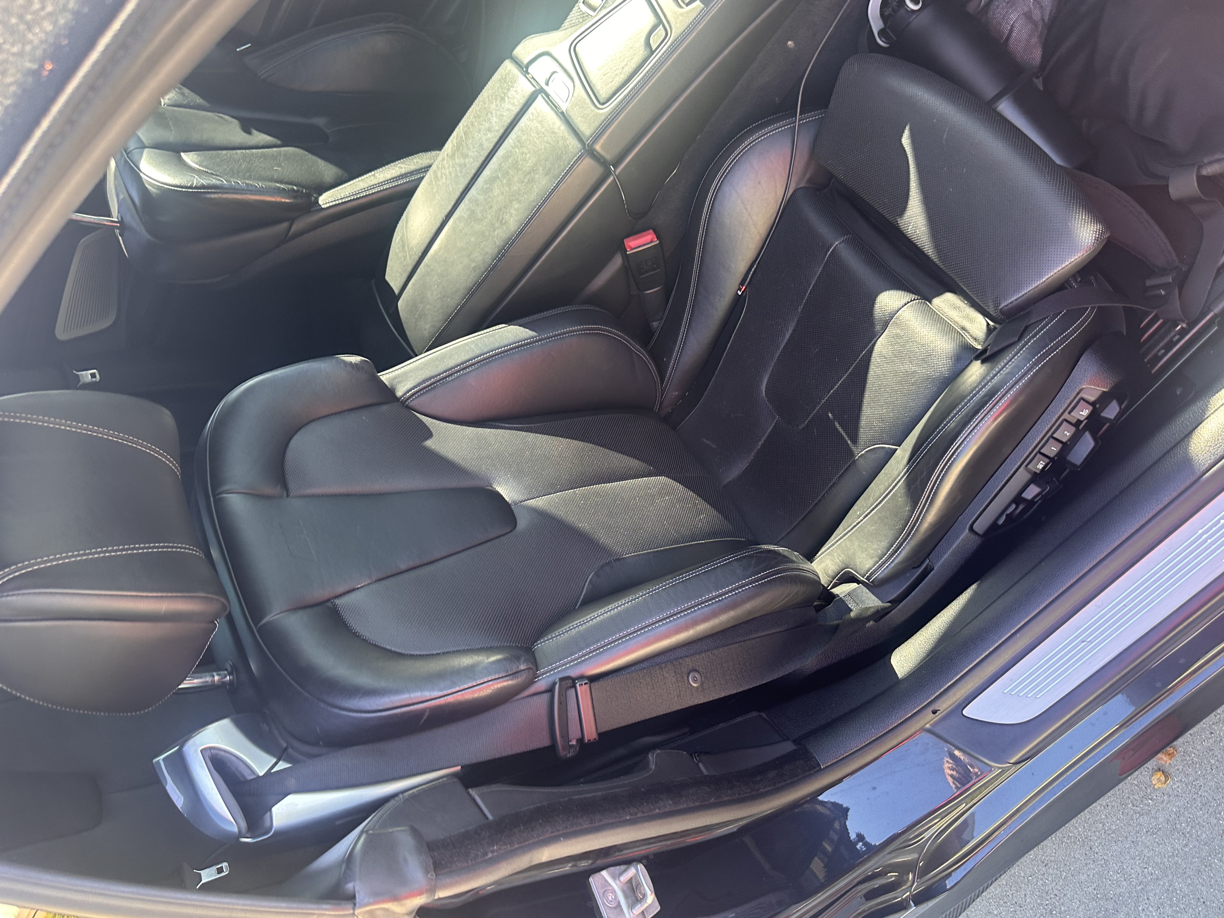 Used 2015 BMW M6 Convertible RWD image 10