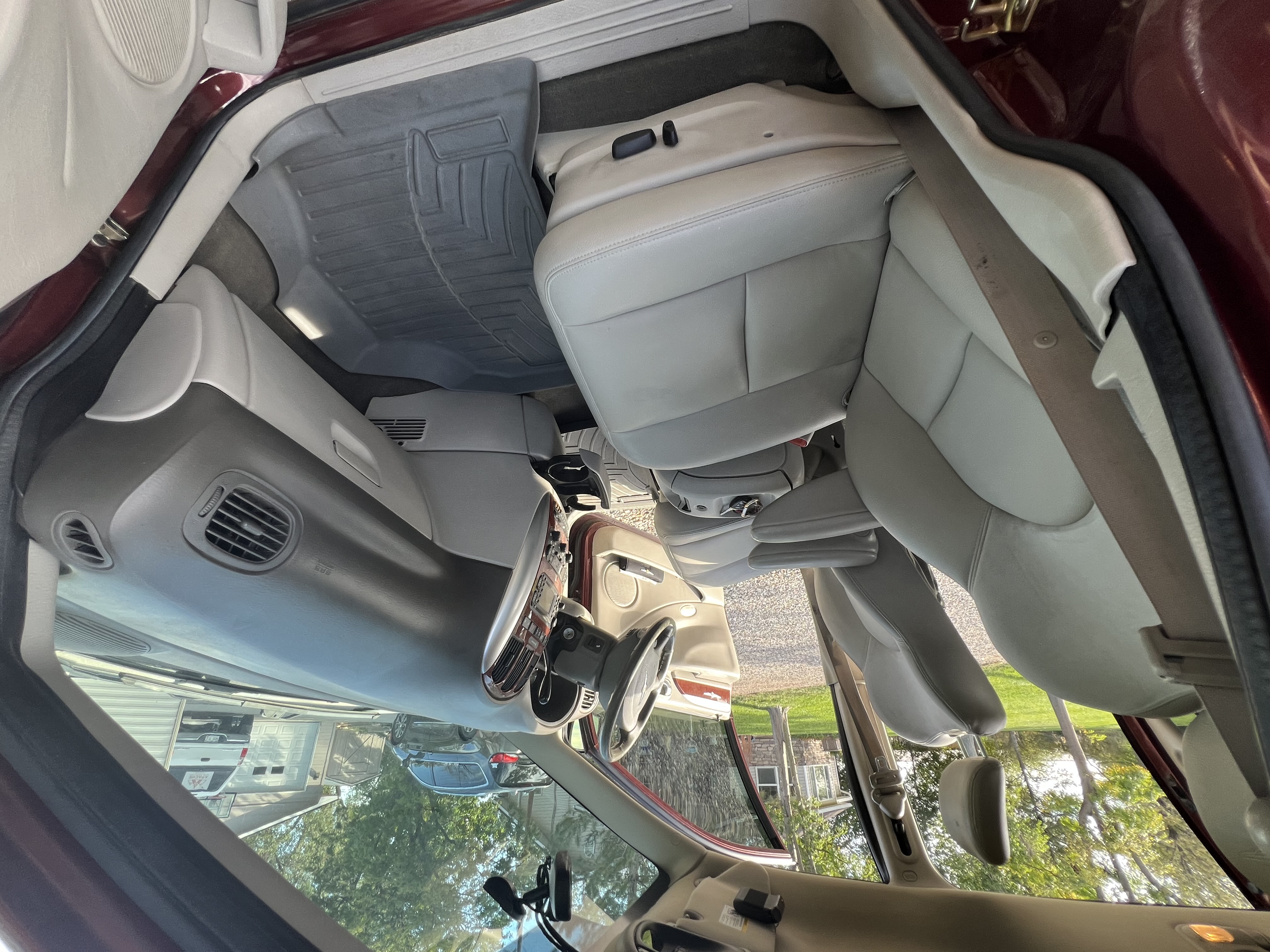 Used 2007 Chrysler Town & Country Limited FWD image 9