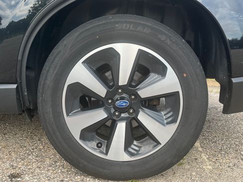 Used 2017 Subaru Forester 2.5i Limited AWD/4WD image 10