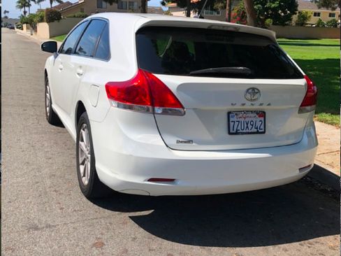 Used 2010 Toyota Venza FWD image 11