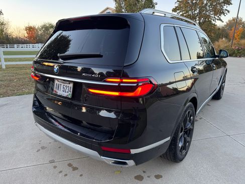 Used 2025 BMW X7 xDrive40i w/ Premium Package image 8