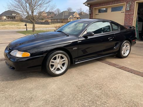 Used 1998 Ford Mustang GT RWD image 4