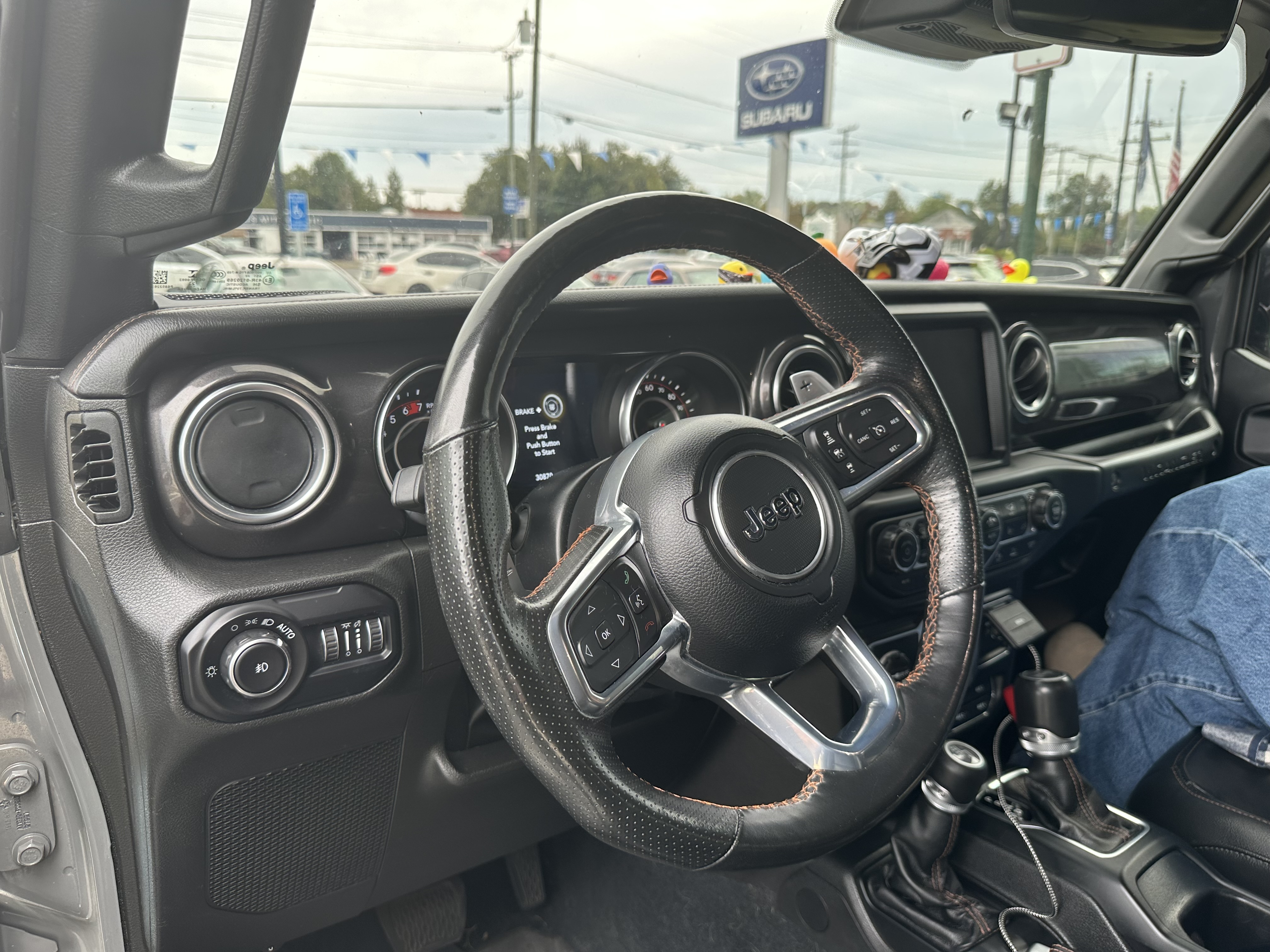 Used 2022 Jeep Wrangler Unlimited Rubicon AWD/4WD image 11