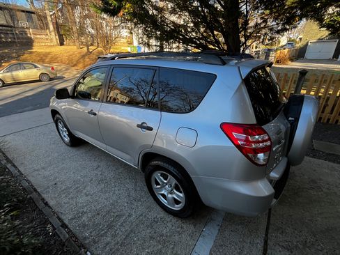 Used 2009 Toyota RAV4 4WD image 5