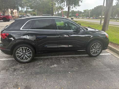 Used 2022 Audi Q3 2.0T Premium AWD/4WD image 2