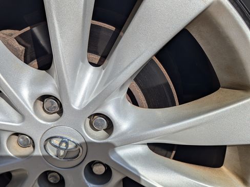 Used 2015 Toyota Venza LE image 30