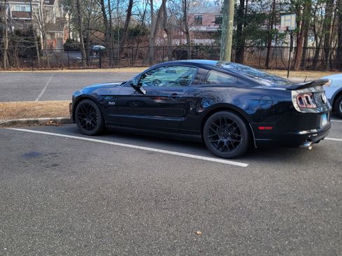 Used 2014 Ford Mustang GT image 4
