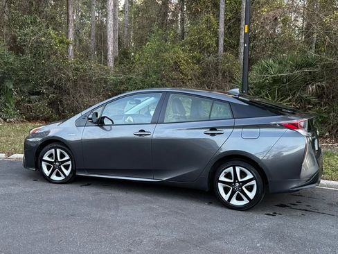 Used 2017 Toyota Prius Four Touring image 8