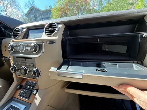 Used 2016 Land Rover LR4 HSE Silver Edition image 15