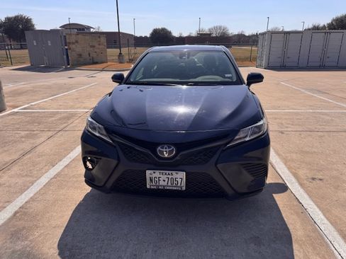 Used 2020 Toyota Camry SE image 5