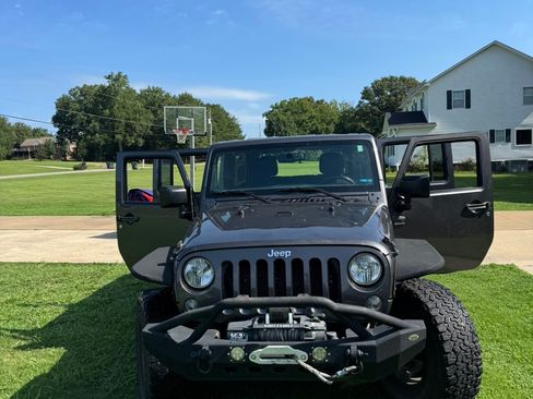 Used 2016 Jeep Wrangler Unlimited Sport w/ Quick Order Package 24S AWD/4WD image 9
