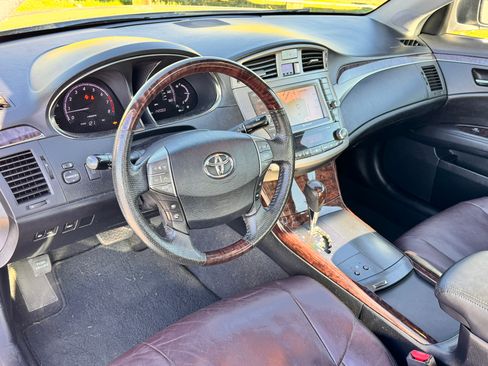 Used 2011 Toyota Avalon Limited image 24